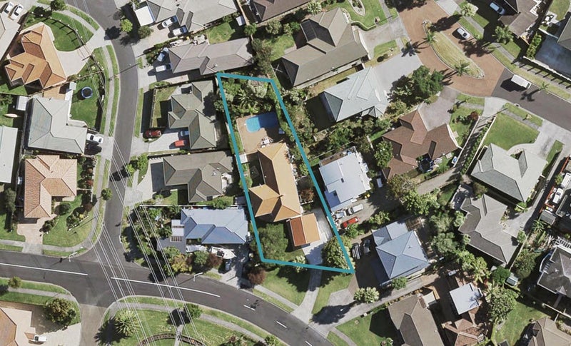 11 Wairere Road, The Gardens, Auckland - Carousel 1