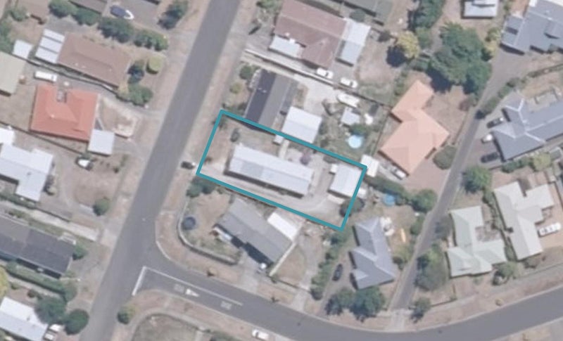 1/18 Macdonell Street, Hilltop, Taupō - Carousel 1