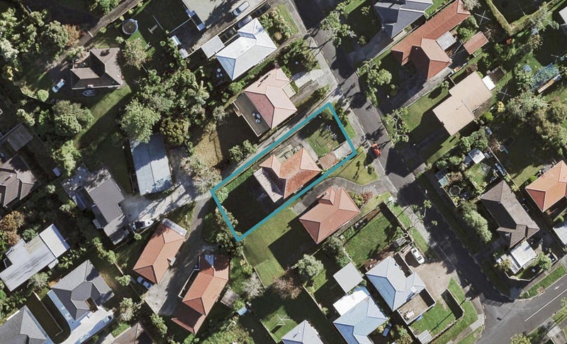 35 Hillview Avenue, New Windsor, Auckland - Carousel 1