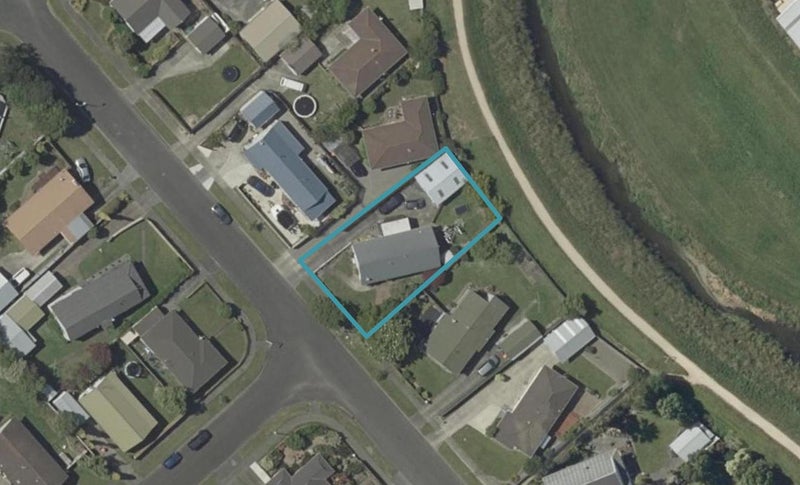 11 Willowstream Grove, Cloverlea, Palmerston North - Carousel 1