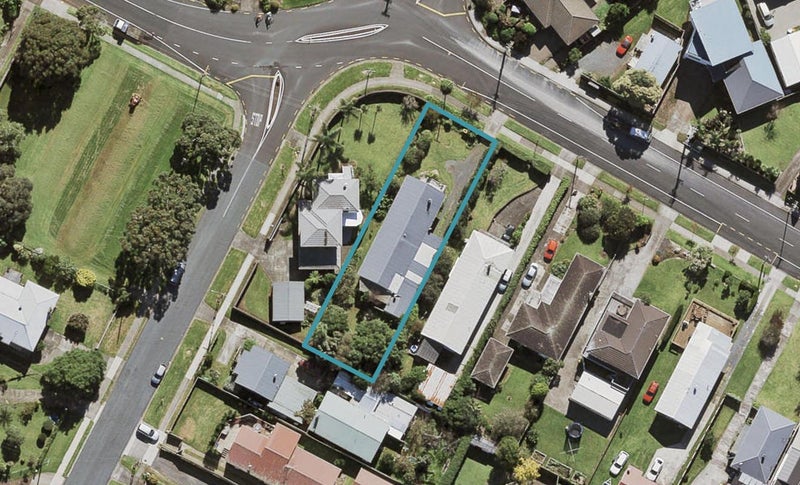 39 Boyd Avenue, Mangere Bridge, Auckland - Carousel 1
