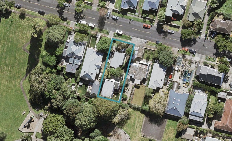 8A Kenneth Avenue, Sandringham, Auckland - Carousel 1
