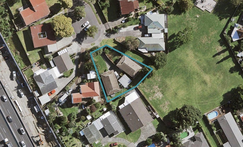 2/24 Balgowan Terrace, Conifer Grove, Takanini - Carousel 1