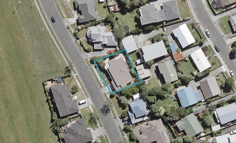 10 Clearwater Terrace, Brown Owl, Upper Hutt - Carousel 1