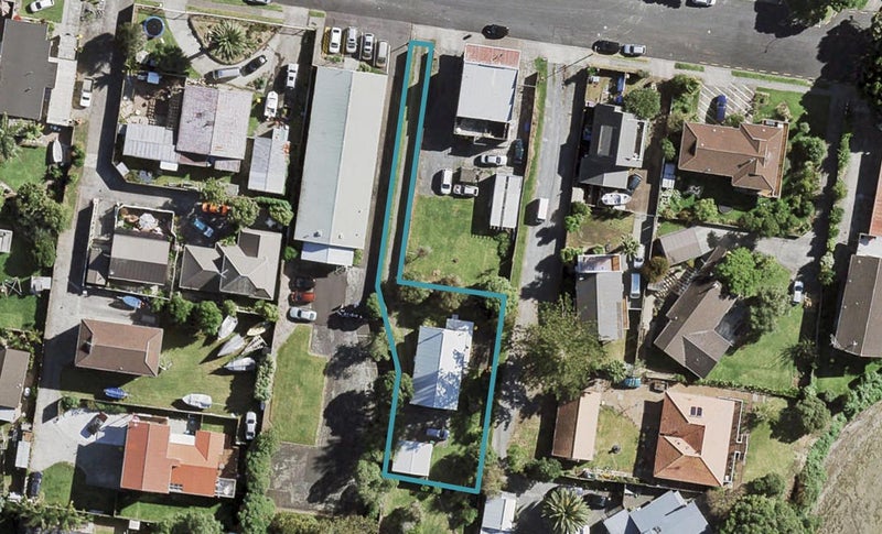 15 Beihlers Road, Weymouth, Auckland - Carousel 1