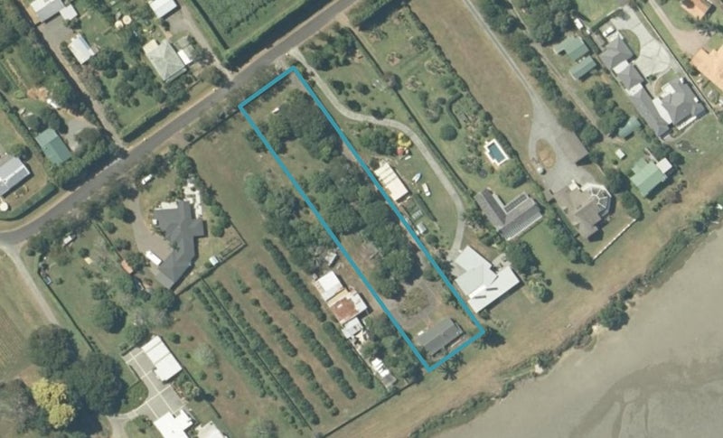 14 Aileen Place, Whangamatā - Carousel 1