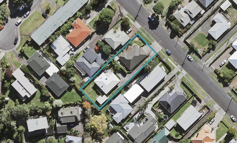 1/12 Beatrice Avenue, Hillcrest, Auckland - Carousel 1