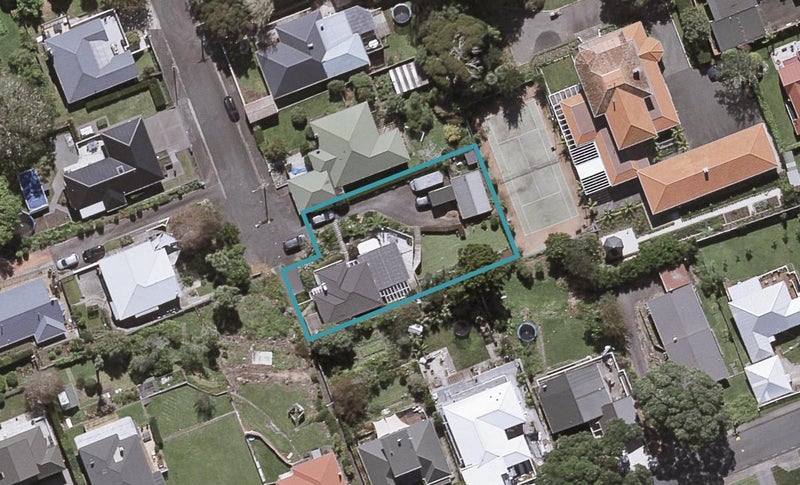 9 Barton Street, Strandon, New Plymouth - Carousel 1