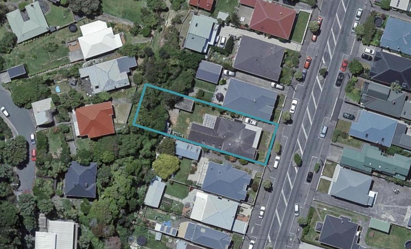 16 Derwent Street, Island Bay, Wellington - Carousel 1
