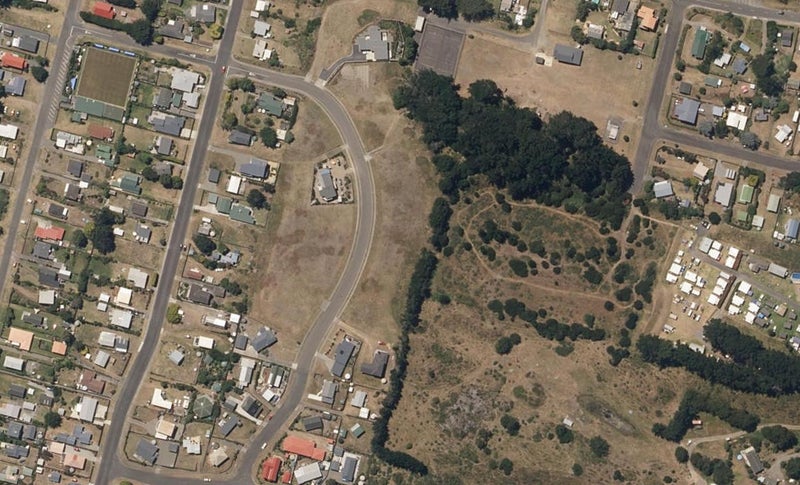 21 Taonui Street, Waitārere Beach, Levin - Carousel 1