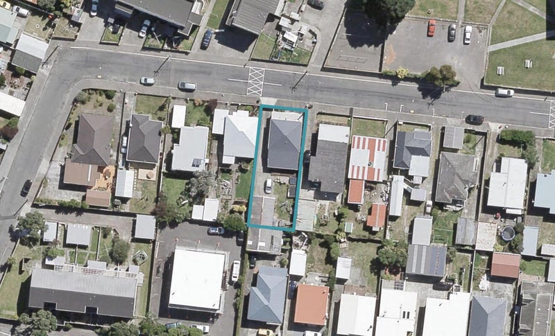 11 East Street, Petone, Lower Hutt - Carousel 1