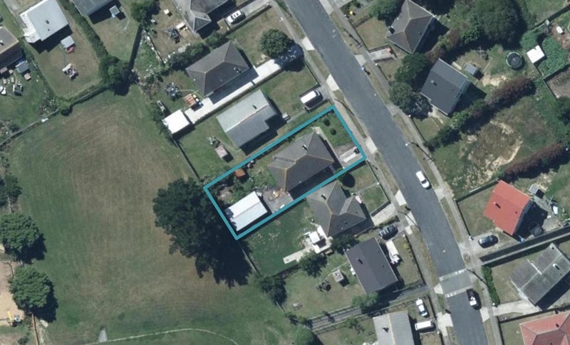10 Justine Street, Cannons Creek, Porirua - Carousel 1