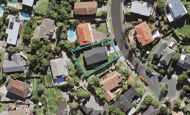 19 Calman Place, Chatswood, Auckland - Carousel 1