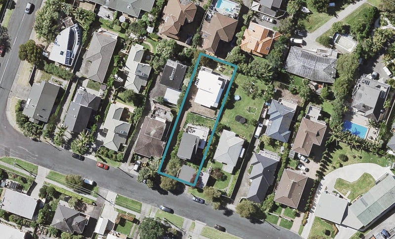 2/43 Rangitoto Terrace, Milford, Auckland - Carousel 1