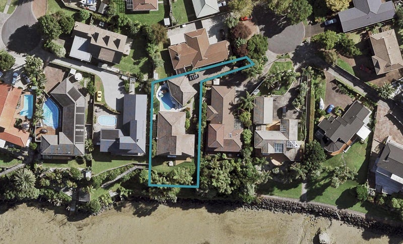 5 Aztec Place, Conifer Grove, Takanini - Carousel 1