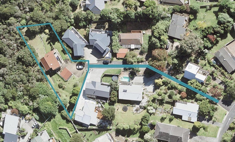 1/1 Lingham Crescent, Torbay, Auckland - Carousel 1