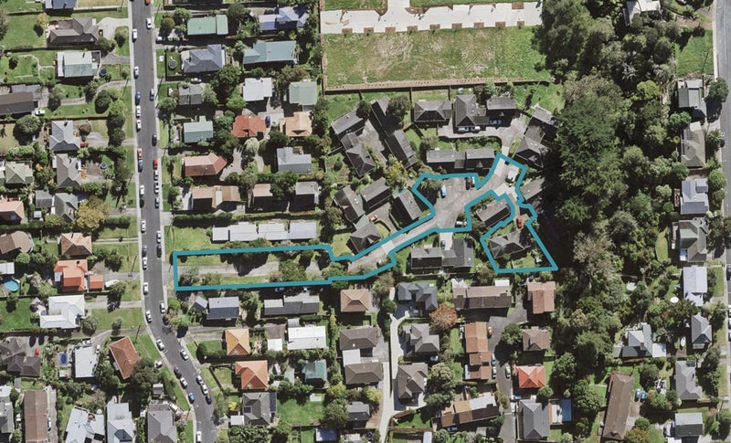 9R Aorangi Place, Birkenhead, Auckland - Carousel 1