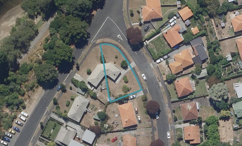 1 Galway Avenue, Hamilton East, Hamilton - Carousel 1