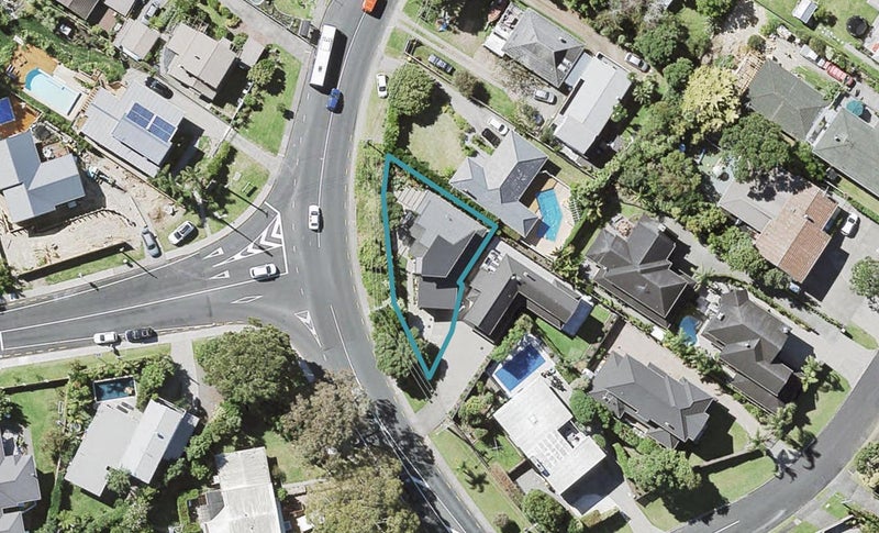 475 Beach Road, Murrays Bay, Auckland - Carousel 1