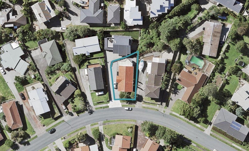 9 Gwenand Place, Botany Downs, Auckland - Carousel 1