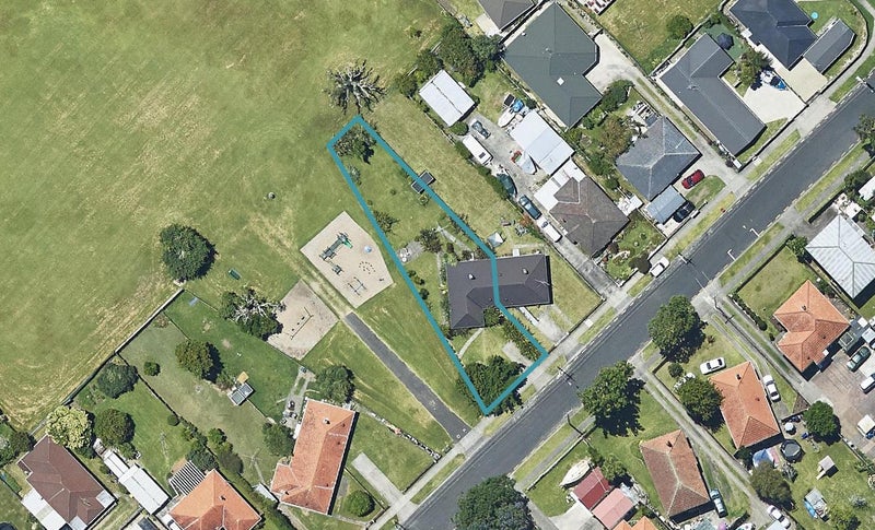 11 Anzac Road, Gate Pa, Tauranga - Carousel 1