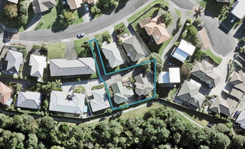 2/5 MABLY Court, Stanmore Bay, Whangaparāoa - Carousel 1