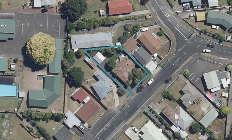 61 Urlich Avenue, Melville, Hamilton - Carousel 1