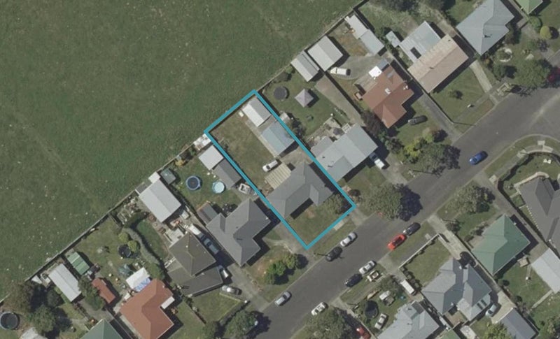 30 Peters Avenue, Cloverlea, Palmerston North - Carousel 1