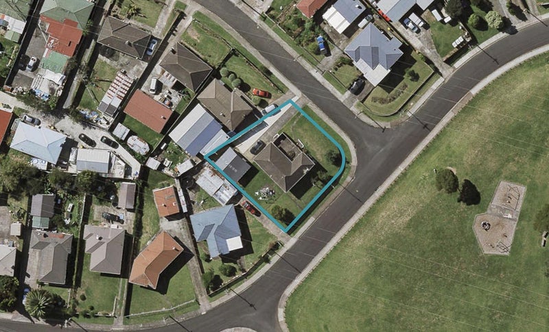 2 Julian Place, Otara, Auckland - Carousel 1