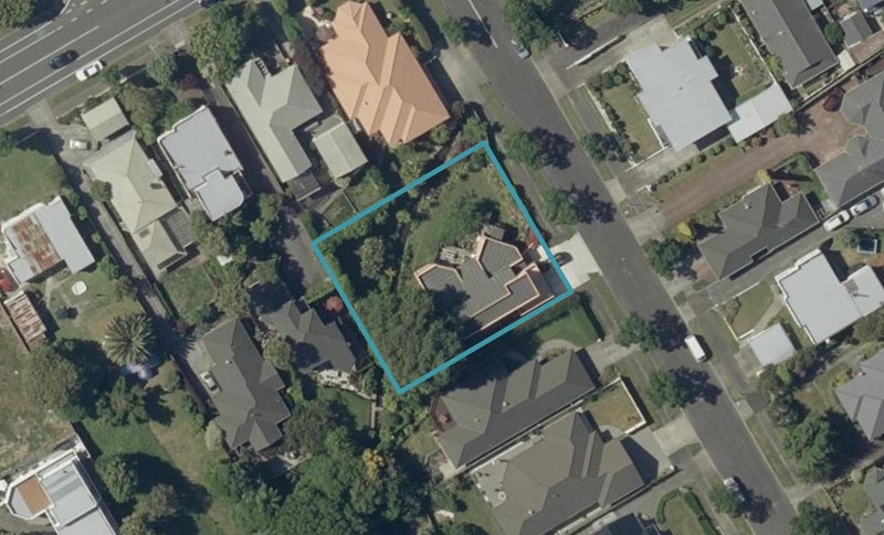6 Phoenix Avenue, Hokowhitu, Palmerston North - Carousel 1