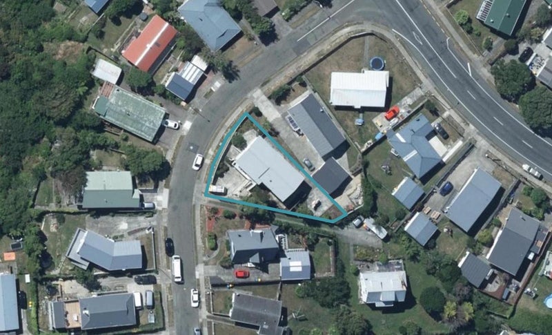5 Toporoa View, Ascot Park, Porirua - Carousel 1