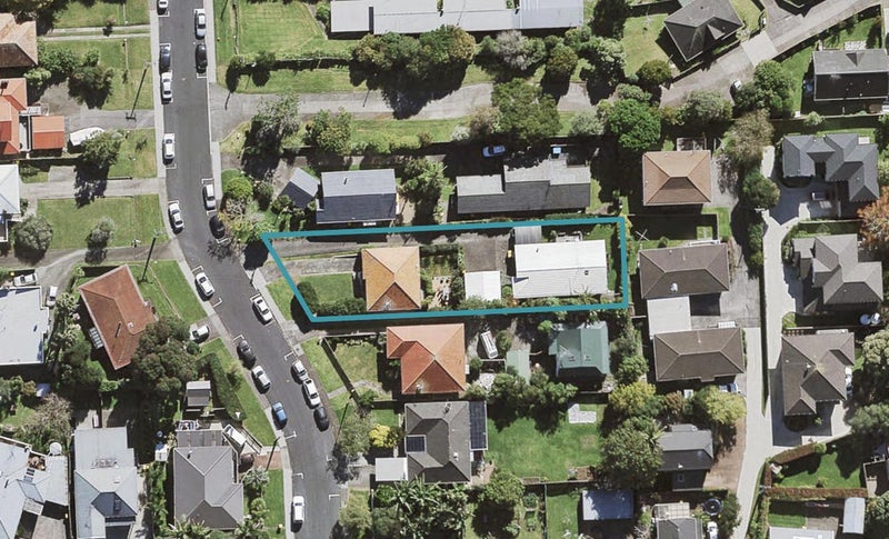 2/5 Aorangi Place, Birkenhead, Auckland - Carousel 1