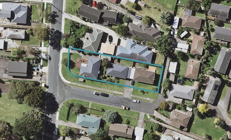 2/2 Dillimore Avenue, Pakuranga, Auckland - Carousel 1