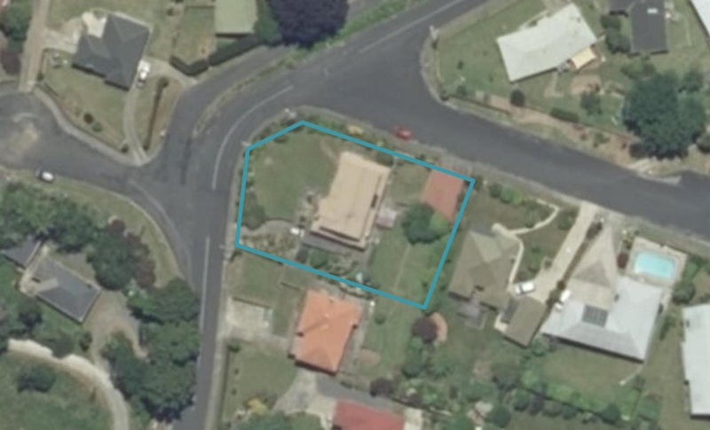 16 Gradara Avenue, Otorohanga, Ōtorohanga - Carousel 1