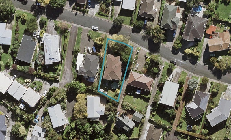 18 James Evans Drive, Northcote, Auckland - Carousel 1
