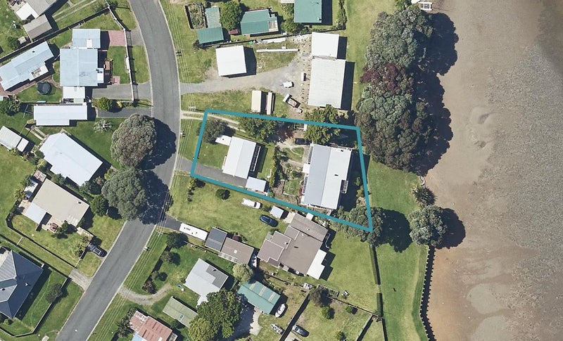 4B Roretana Drive, Athenree, Waihi Beach - Carousel 1