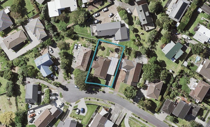 7 Acland Place, Botany Downs, Auckland - Carousel 1