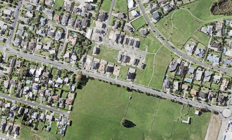 112 Beachlands Road, Beachlands, Auckland - Carousel 1