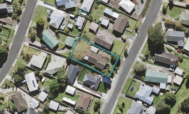 38 Riverpark Crescent, Henderson, Auckland - Carousel 1