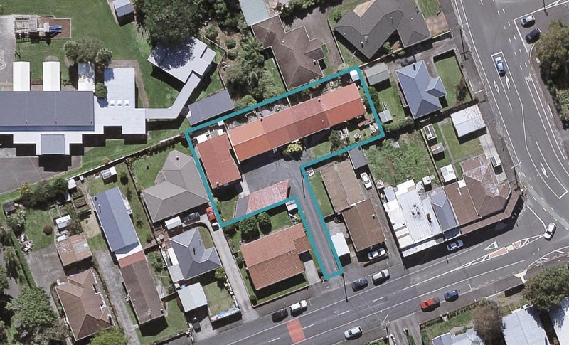 1/14 Huatoki Street, Vogeltown, New Plymouth - Carousel 1