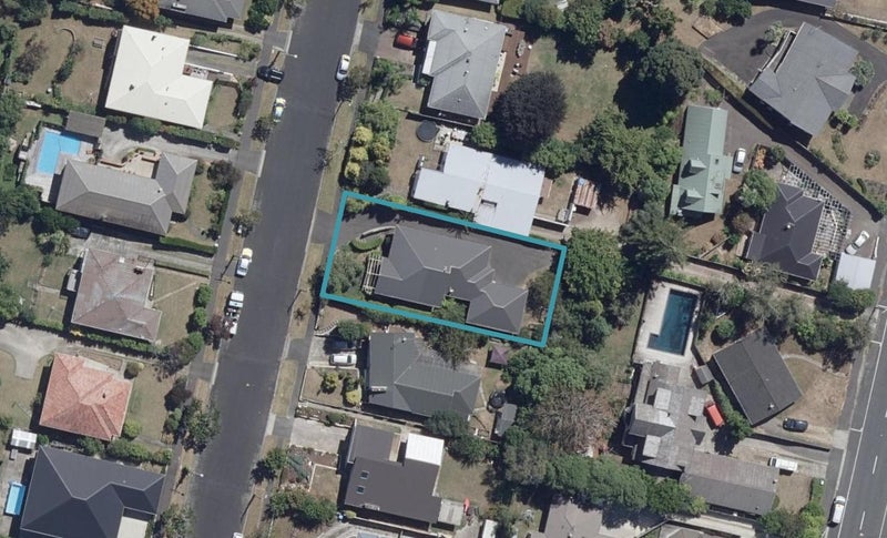 32 Kakanui Avenue, Hillcrest, Hamilton - Carousel 1