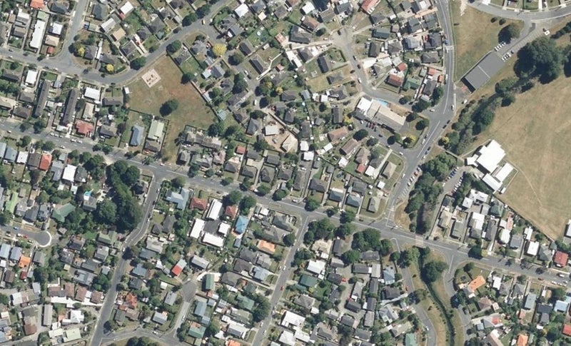 136 Whites Line, WAIWHETU, LOWER HUTT - Carousel 1