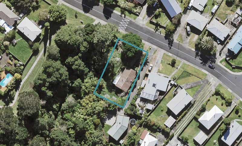 32 Glendene Avenue, Glendene, Auckland - Carousel 1