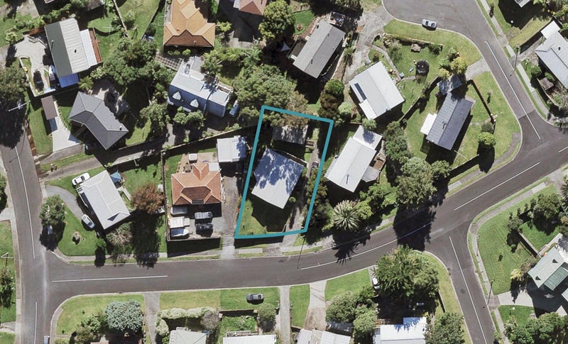 6 Cyril Crescent, West Harbour, Auckland - Carousel 1