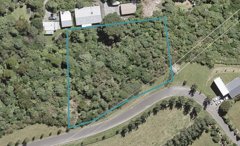 38C Emerald Hill Drive, Birchville, Upper Hutt - Carousel 1