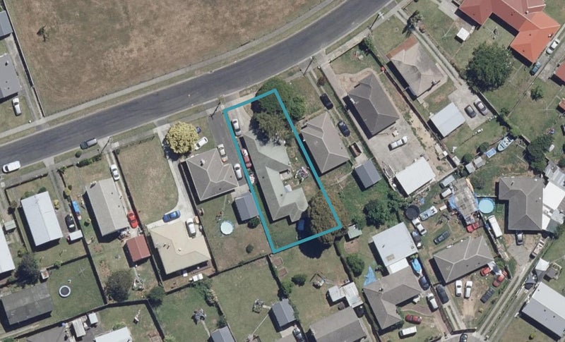 22 Wordsworth Crescent, Enderley, Hamilton - Carousel 1