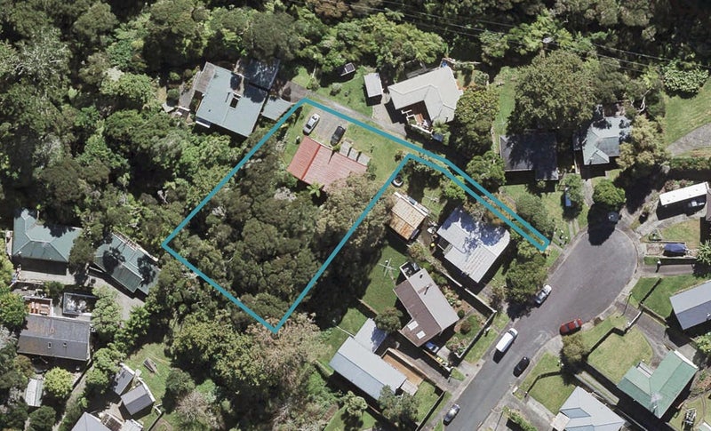 10 Emirau Place, Glenfield, Auckland - Carousel 1