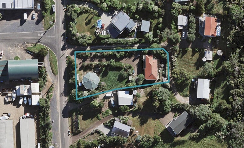 25 Erua Road, Ostend, Waiheke Island - Carousel 1