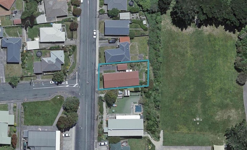 14 Mark Avenue, Paparangi, Wellington - Carousel 1