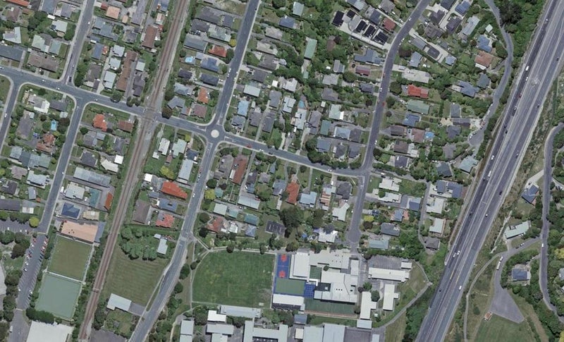 24 Mclellan Street, Tawa, Wellington - Carousel 1